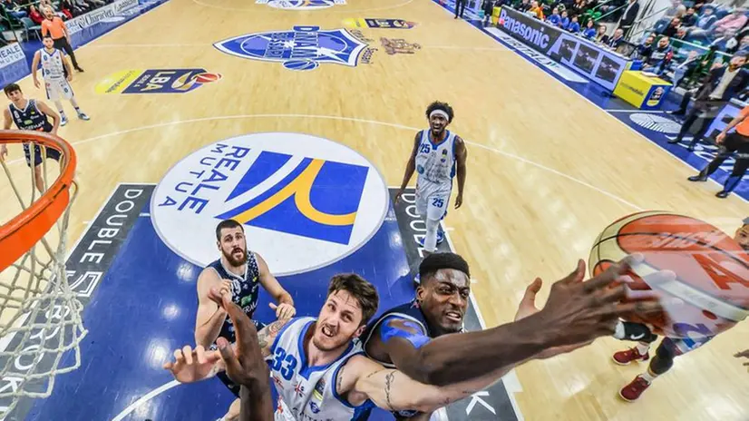 Awudu Abass in azione con la maglia della Germani