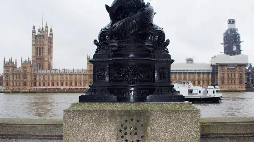 Bye Bye: gli stencil di Future? a Londra