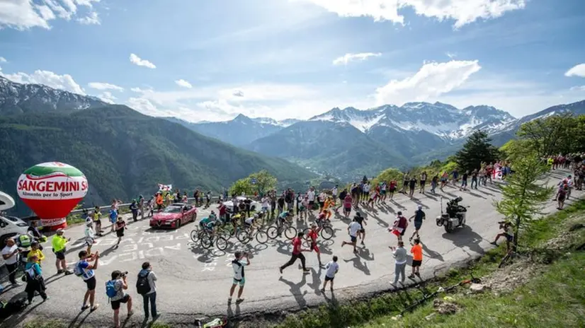 Un'immagine di archivio del Giro d'Italia - Foto di repertorio