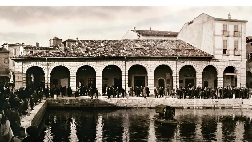 Una rievocazione del tentato furto al porto di Desenzano - Foto © www.giornaledibrescia.it