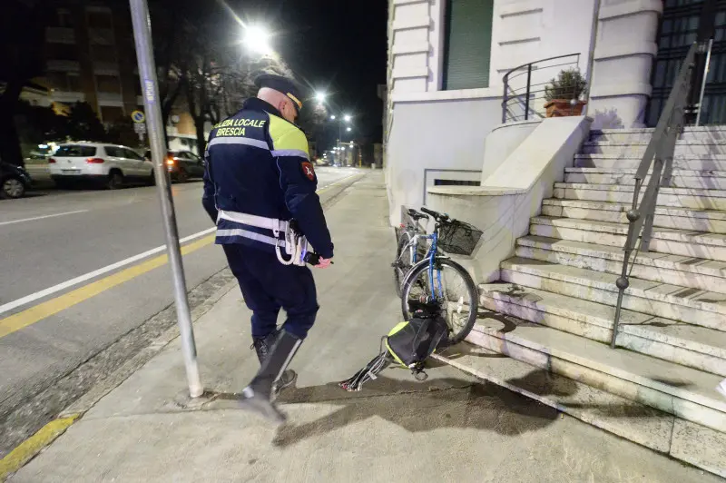 Incidente tra via Monte Suello e via Achille Papa