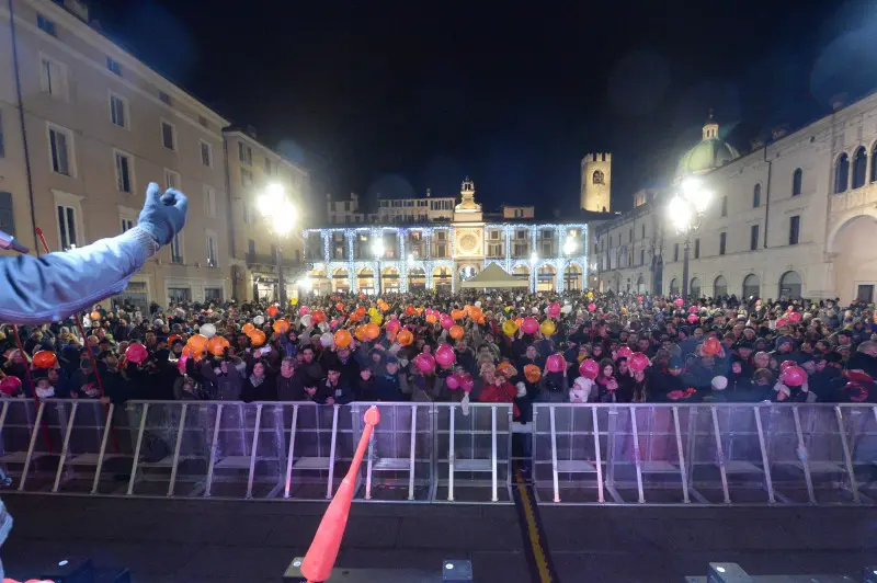 La festa di Capodanno in piazza Loggia