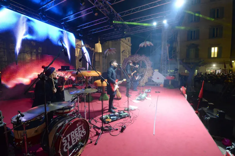 La festa di Capodanno in piazza Loggia