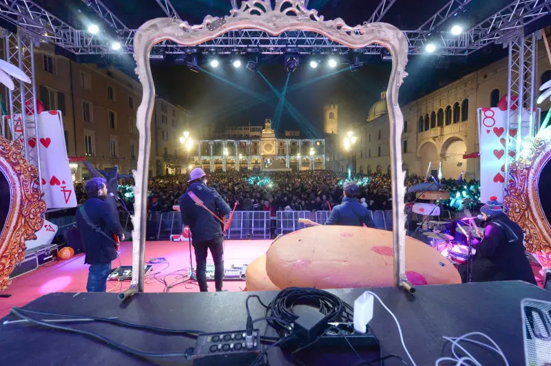 La festa di Capodanno in piazza Loggia