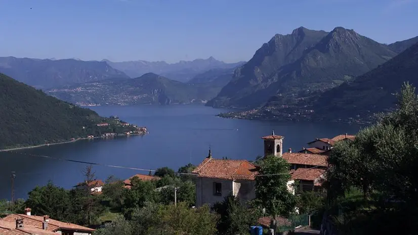 Una veduta del lago d’Iseo © www.giornaledibrescia.it