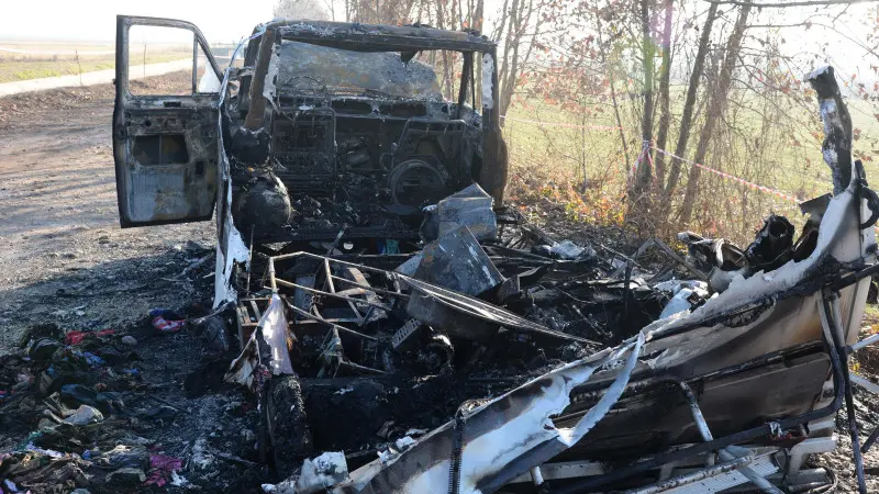 L'incendio al campo nomadi