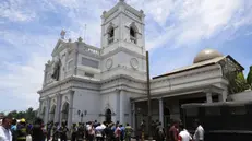 Una delle chiese colpite dagli attentatori - Foto Ansa/Ap Pushpa Kumara © www.giornaledibrescia.it