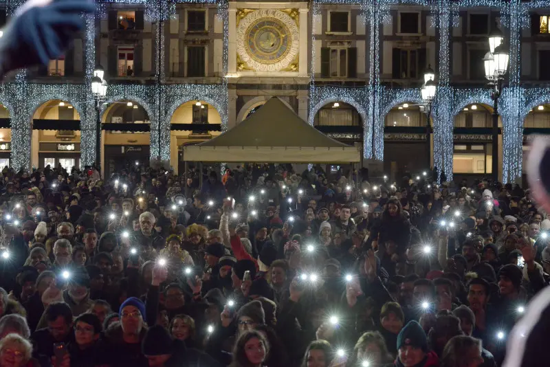 La festa di Capodanno in piazza Loggia