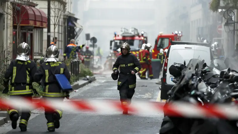 Parigi, esplosione in un panificio: due italiani tra i feriti