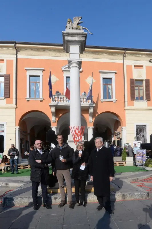 In piazza con noi a Lonato
