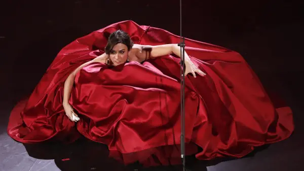 Virginia in rosso al Festival di Sanremo