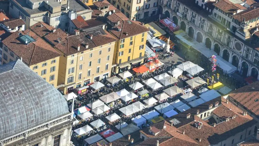 La fiera di San Faustino nelle foto scattate dall'elisoccorso