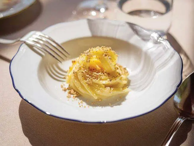 Alcune immagini dello chef Riccardo Camanini e del suo ristorante