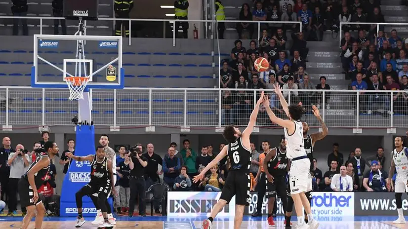 Germani Basket Brescia - Virtus Bologna: la gallery