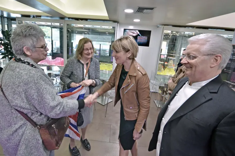 L'ambasciatrice inglese Jill Morris con Iginio Massari