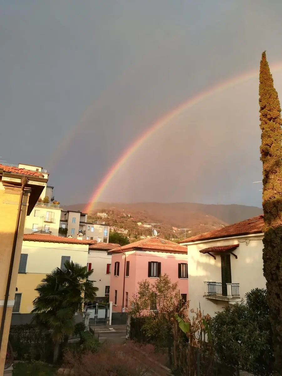 Alcuni scatti dell'arcobaleno inviati dai nostri lettori