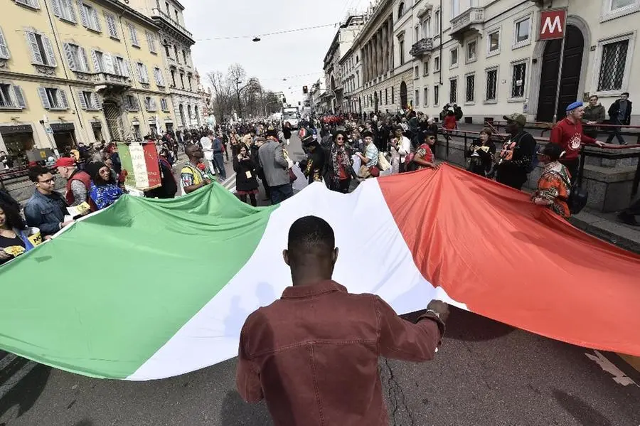 La manifestazione a Milano contro il razzismo