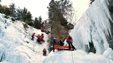 Cascate di ghiaccio, simulazione di intervento per il Soccorso Alpino