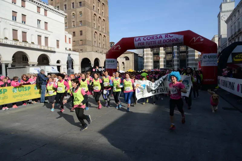 La Corsa Rosa conquista il centro