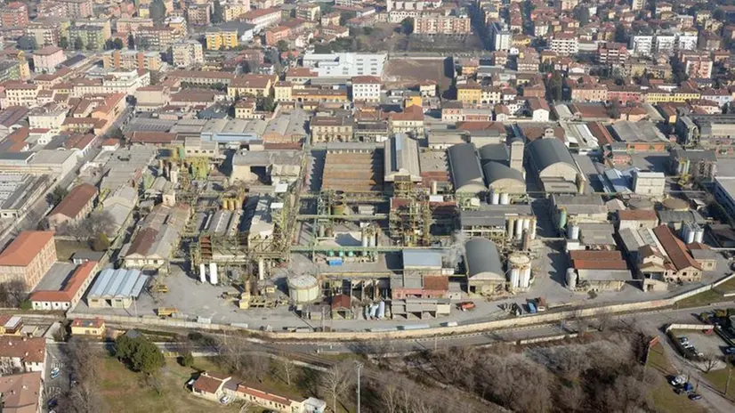 Una veduta aerea dello stabilimento della Caffaro - Foto © www.giornaledibrescia.it
