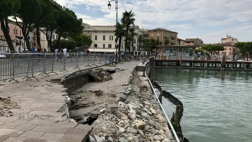 Il lungolago distrutto dall'acqua alta © www.giornaledibrescia.it