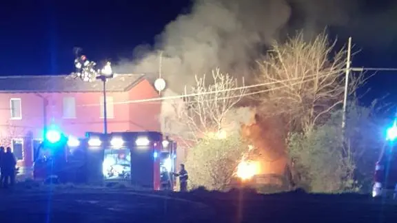 L'incendio della casa a Pontevico
