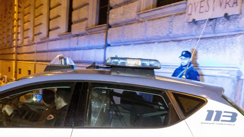 Dallo sparo «per errore» al fermo dei due giovani: il dramma di Manuel