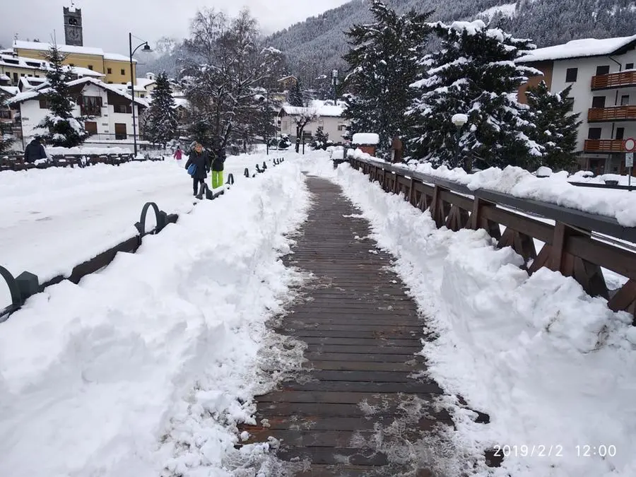Ponte di Legno e le piste di Montecampione innevate