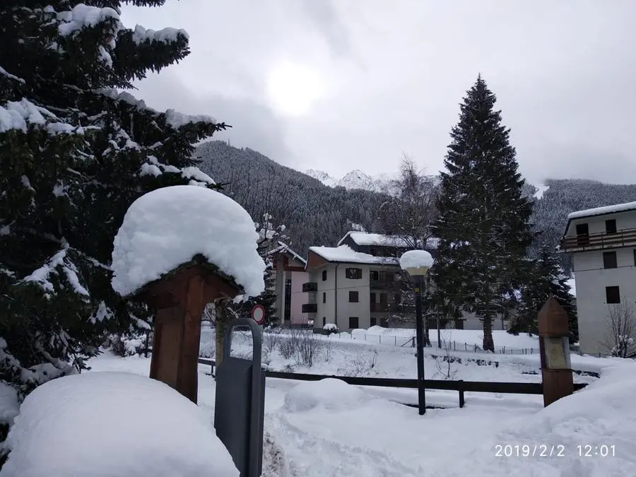 Ponte di Legno e le piste di Montecampione innevate