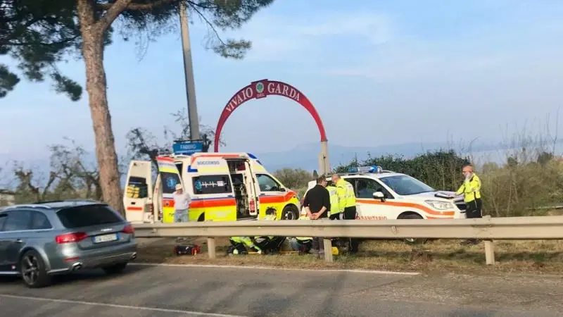 Schianto tra furgoni, poi l'anziano cade nella scarpata - © www.giornaledibrescia.it