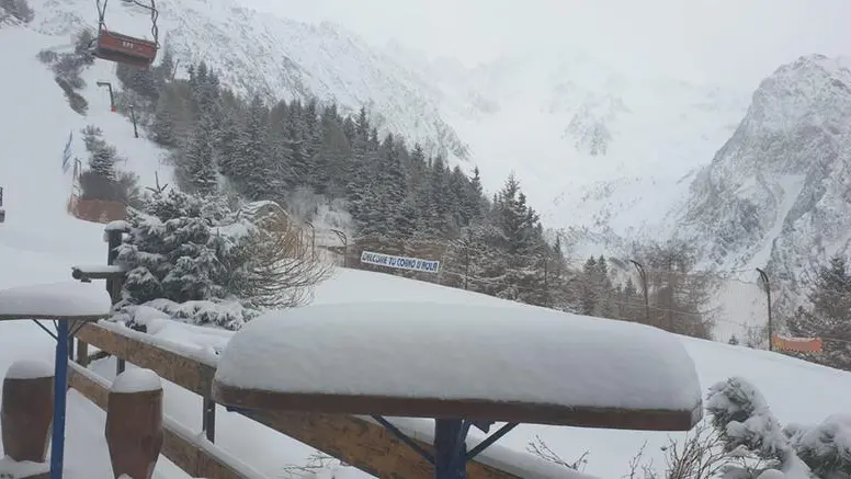 La nevicata al Rifugio Corno d'Aola