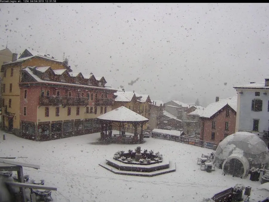 Nevicata copiosa in Valcamonica