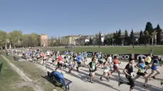I runner di Vivicittà tra le vie di Brescia