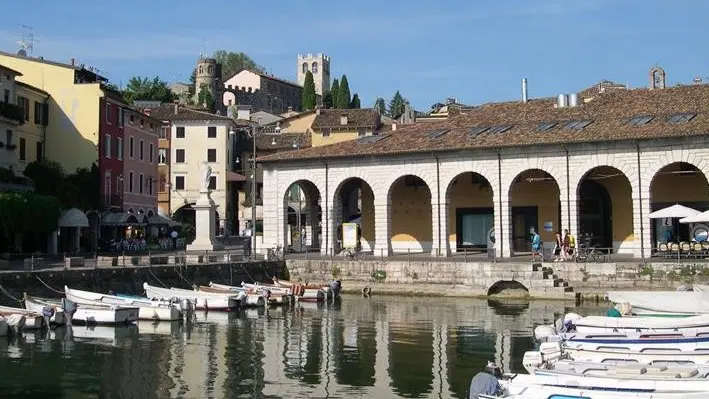 Una veduta del centro storico di Desenzano - © www.giornaledibrescia.it