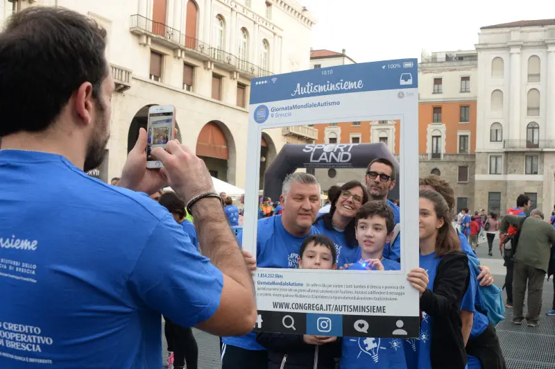 Autisminsieme, la corsa blu per l'autismo © www.giornaledibrescia.it