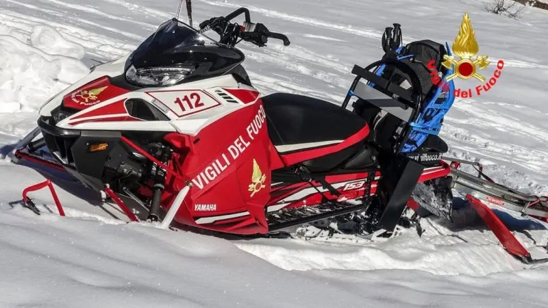 Una motoslitta in dotazione ai Vigili del Fuoco - © www.giornaledibrescia.it