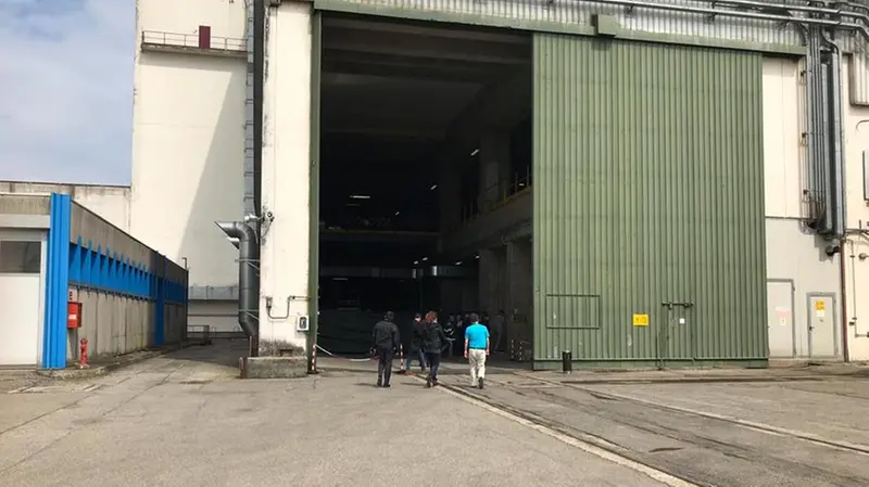 L'area esterna alla centrale e l'ex edificio turbine