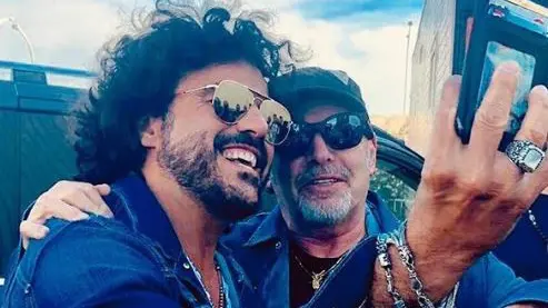 Il selfie di Renga con Vasco Rossi