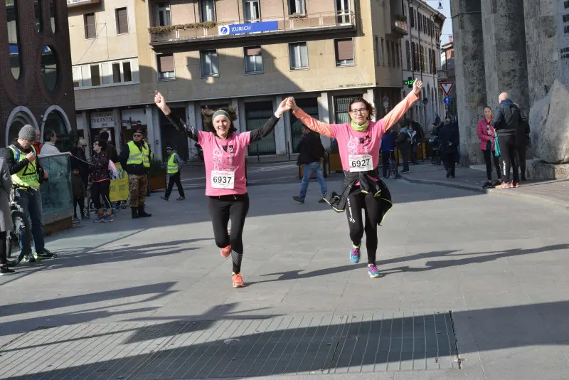 Allegria e voglia di correre alla Corsa Rosa