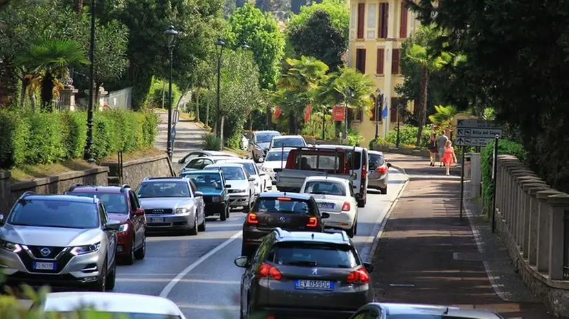 Traffico lungo la Gardesana (foto archivio) - © www.giornaledibrescia.it