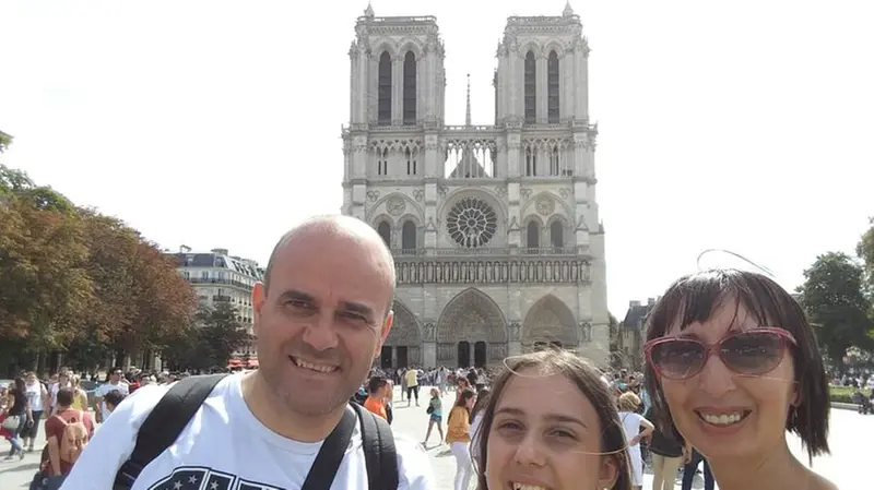 Siamo tutti a Notre-Dame, le foto dei lettori /1