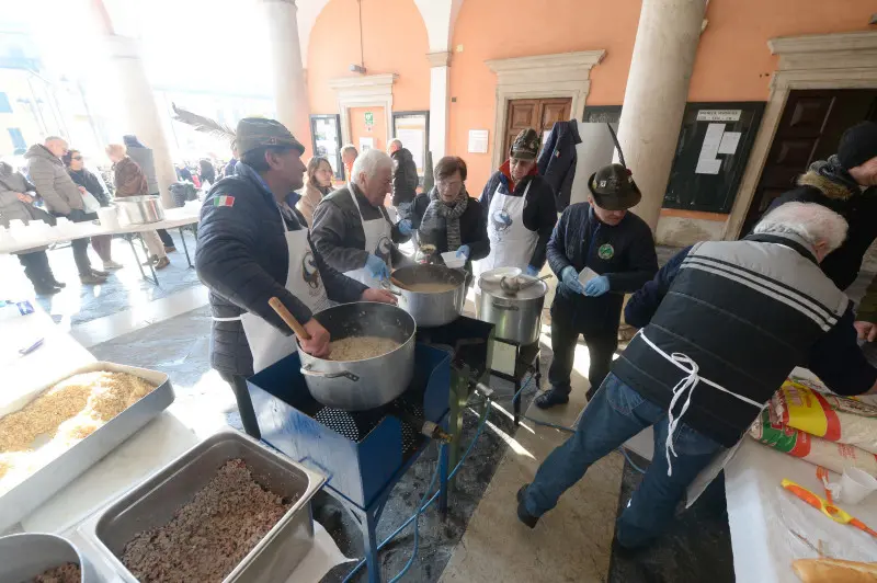 In piazza con noi a Lonato