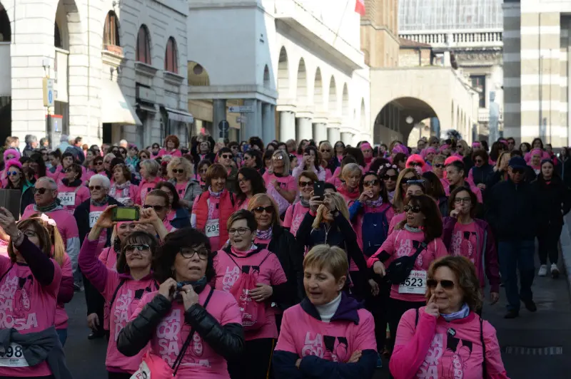 La Corsa Rosa conquista il centro