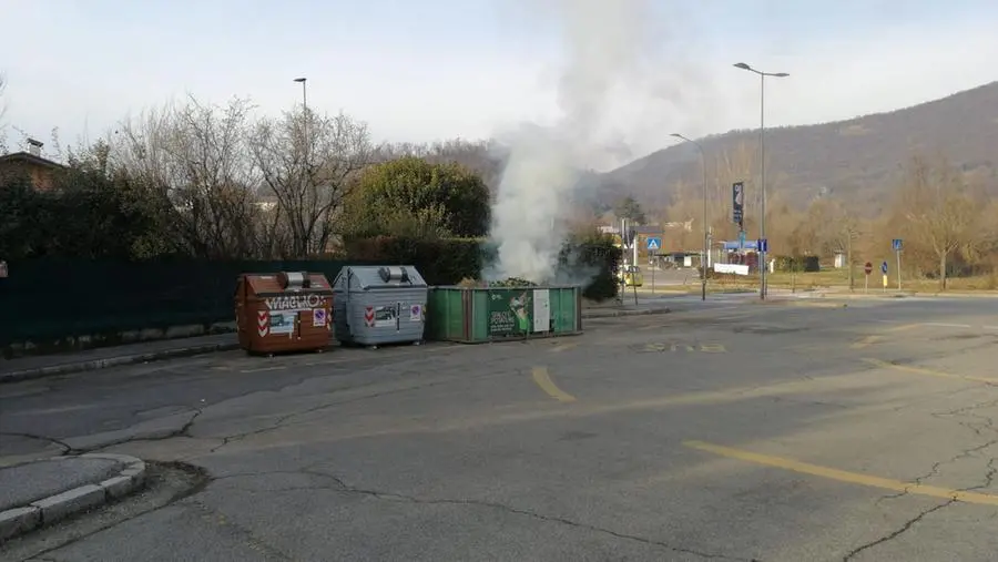 Il rogo in via Torricella di sopra