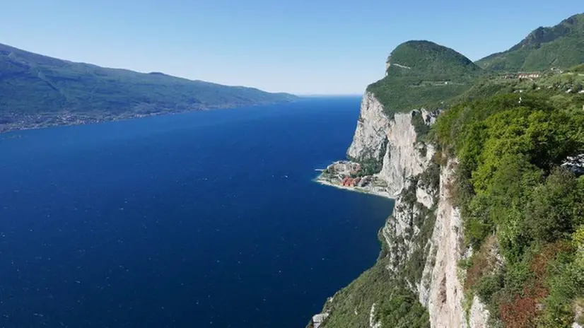 Una veduta del Lago di Garda - © www.giornaledibrescia.it