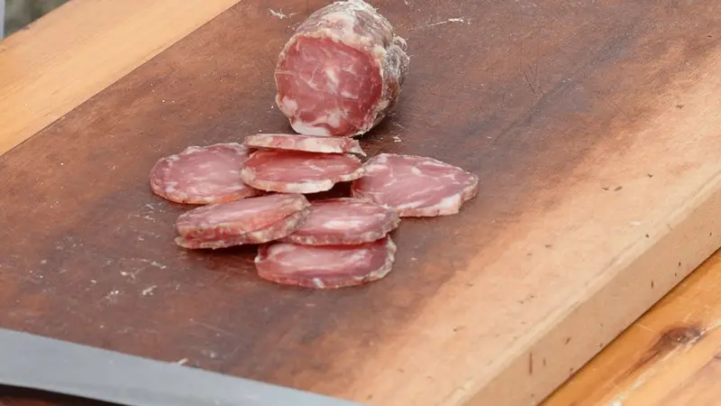 Il tradizionale salame di Montisola - Foto © www.giornaledibrescia.it