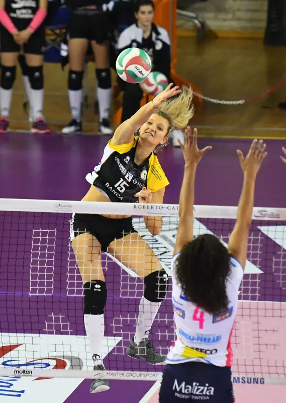Pallavolo, serie A1 femminile: Valsabbina Brescia-Igor Novara 3-2