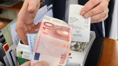 Dieci euro per smascherare l'inganno - Foto © www.giornaledibrescia.it