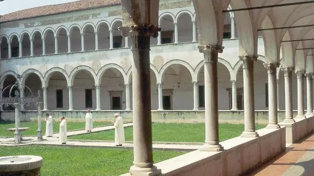 Un chiostro dell'abbazia Olivetana di Rodengo Saiano