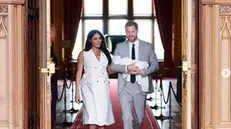 Harry e Meghan con il royal baby - Foto tratta dal profilo Instagram @sussexroyal
